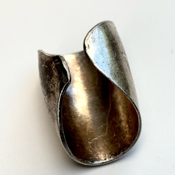 Silver Metallic Ring - Picture 3 of 4